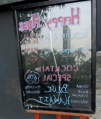 Buffalo Pub and Hostel - Photo2