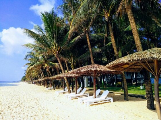 L'Azure Resort and Spa - Photo3