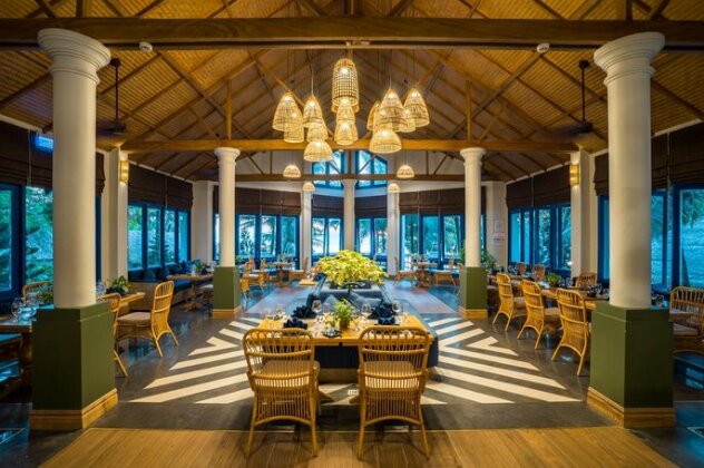 L'Azure Resort and Spa - Photo4