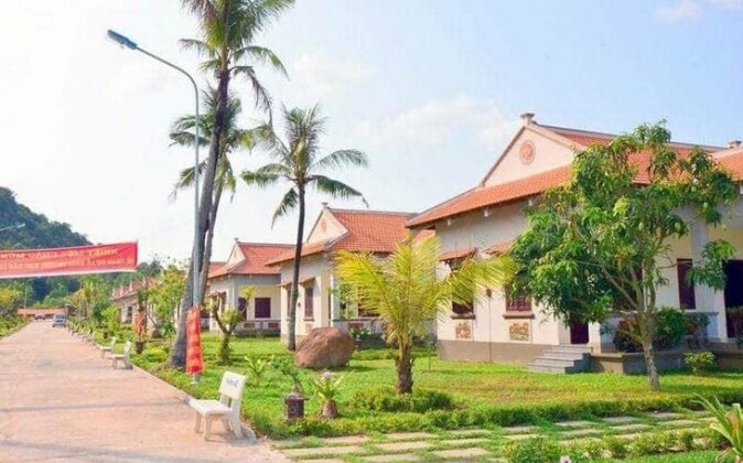 Thang Long Resort