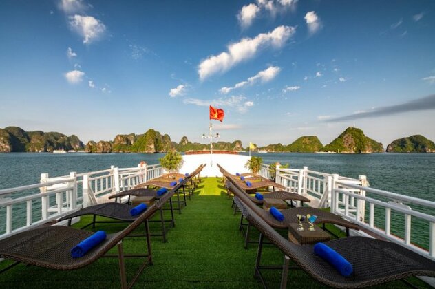 Cozy Bay Cruise - Photo3