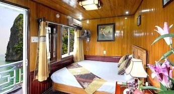 Cristina Diamond Cruise - Photo4