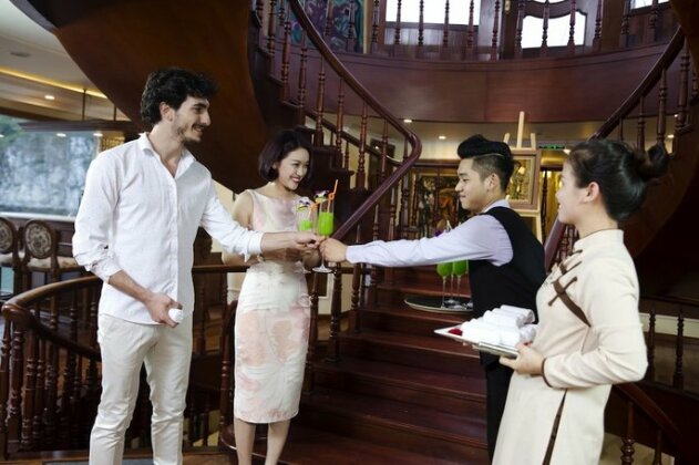 Emperor Cruises Ha Long - Photo3