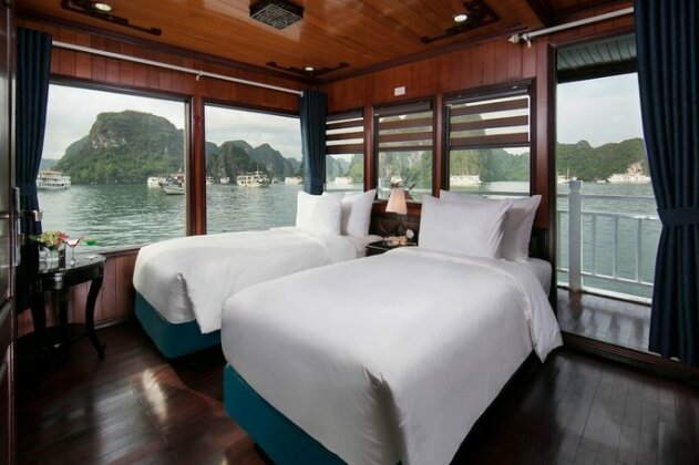 Flamingo Luxury Cruises - Photo2