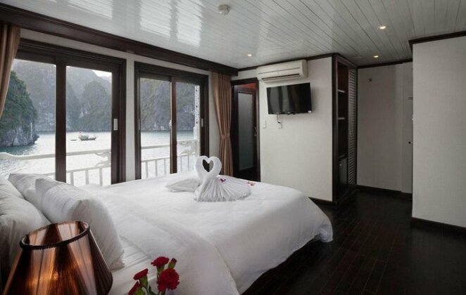 Halong Aclass Opera Cruise - Photo3