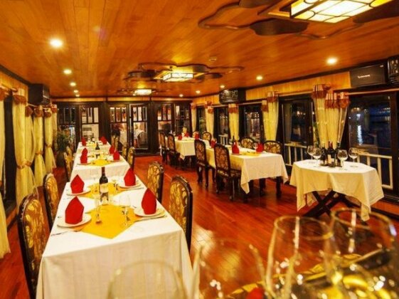 Halong Bai Tho Junks - Photo2