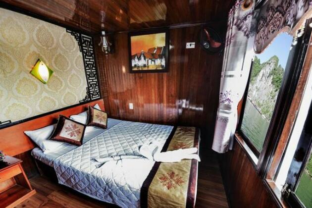 Halong Fantasea Cruise - Photo4