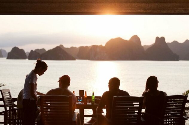 Halong Moon Legend Cruise - Photo3