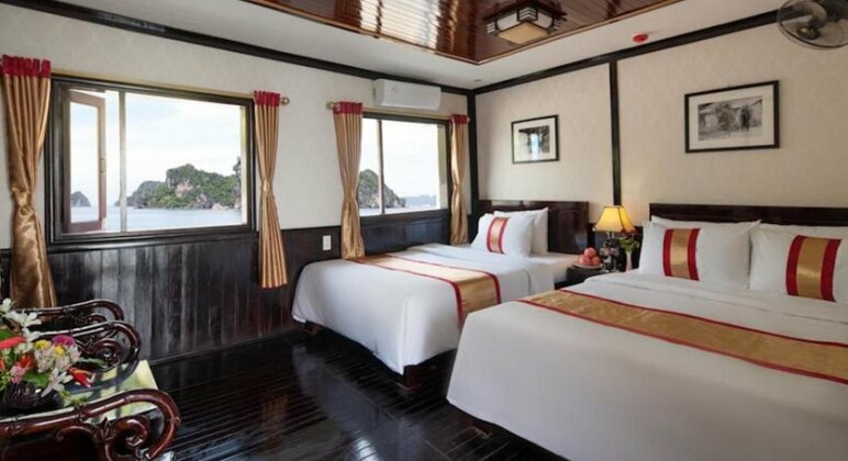Halong Moon Legend Cruise - Photo5