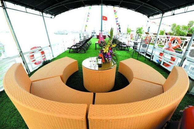 Halong Party Cruise - Photo3