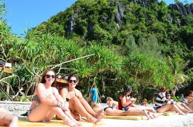Halong Party Cruise - Photo4