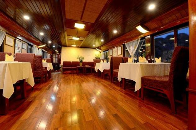 Halong Party Cruise - Photo5