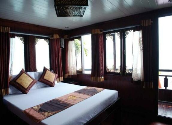 Halong Phoenix Cruise - Photo4