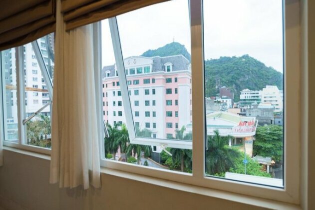 London Hotel Ha Long - Photo5