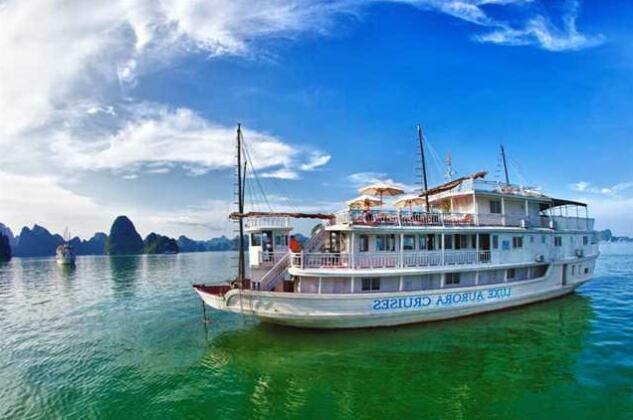 Luxe Aurora Cruises - Photo5