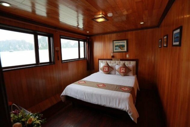 Majestic Halong Cruise - Photo3