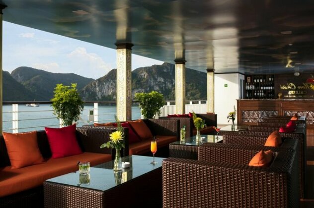 Mon Cheri Cruises - Photo3