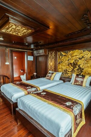 Renea Cruises Halong - Photo2