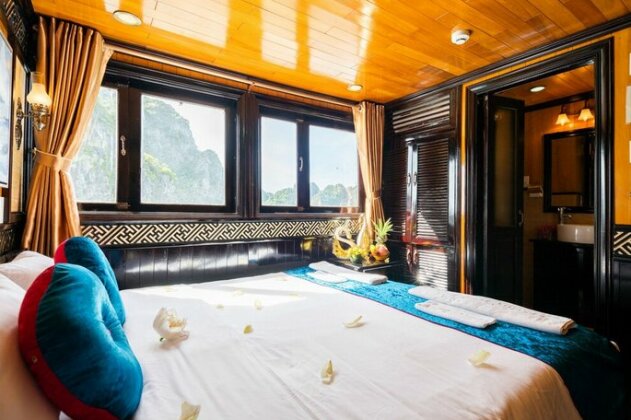 Swan Boutique Cruises - Photo5