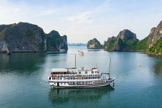 Swan Cruises Halong - Photo2