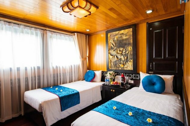 Swan Cruises Halong - Photo5