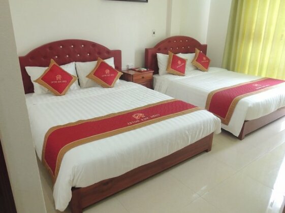 Tom's Family Hotel - Photo2