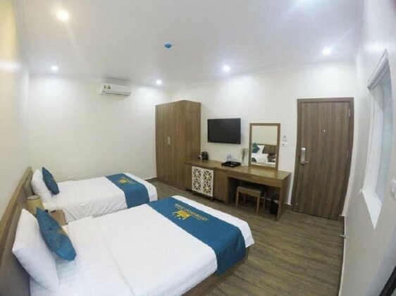 White Crown Hotel - Photo2