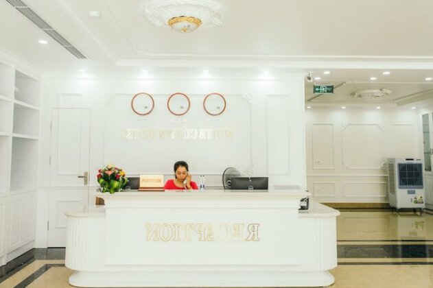White Crown Hotel - Photo4