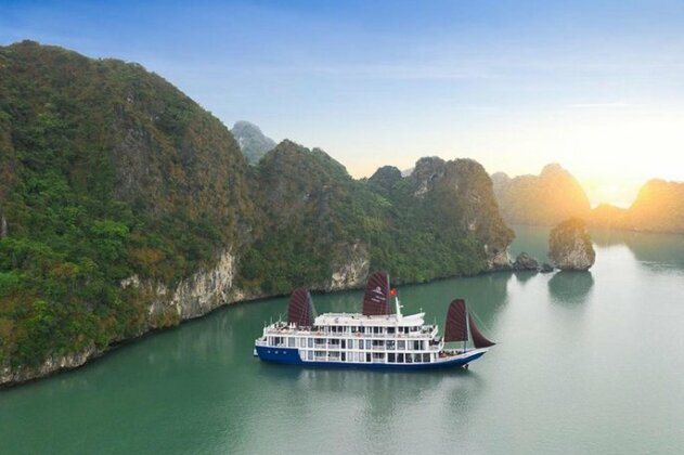 Lan Ha Green Island Cruise