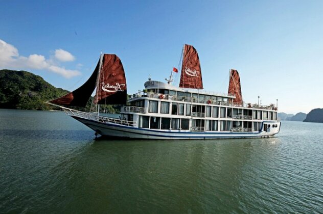 Lapinta Cruise Lan Ha Bay