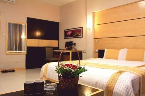 1990 Hotel - Photo2