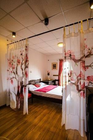 Artsy Apartment for Business Travel - Photo5