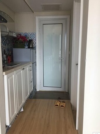 Cosy Stay with Balcony - Photo3
