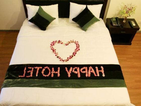 Happy Hotel - Kim Ma - Photo2