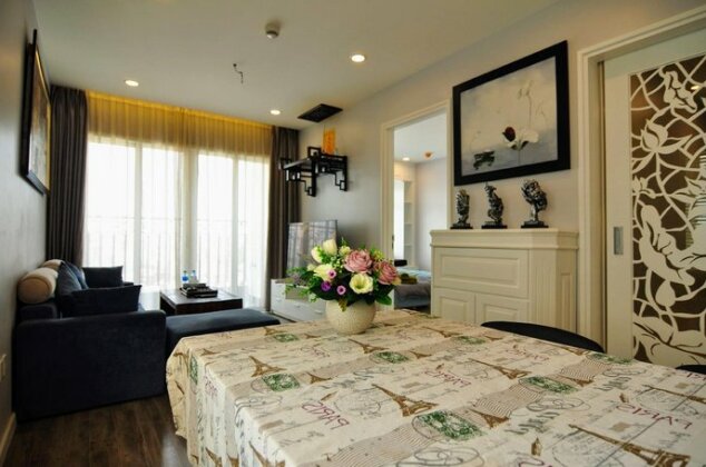 Hoa Binh Green City 610 - Comfy 2 BR Apt with Gorgeous City View from upper level - Photo4