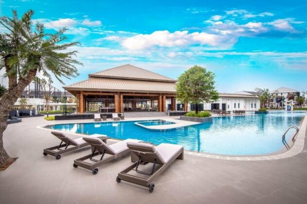 Lux 3BR Resort w Pool@Nadyne Gardens - Photo5