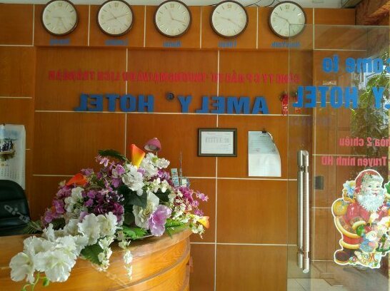 OYO 296 Amely Hotel - Photo4