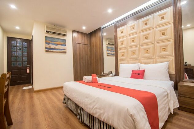 RedDoorz near Vincom Ba Trieu - Photo2