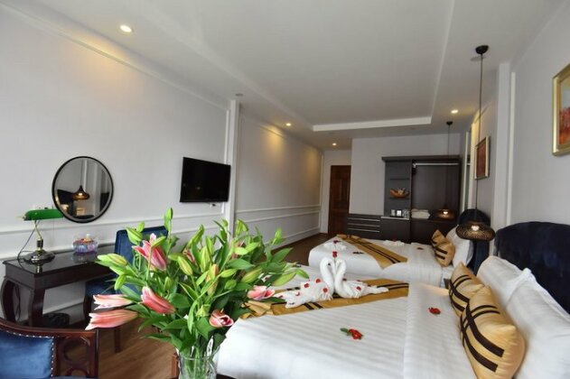 S Central Hotel - Photo4