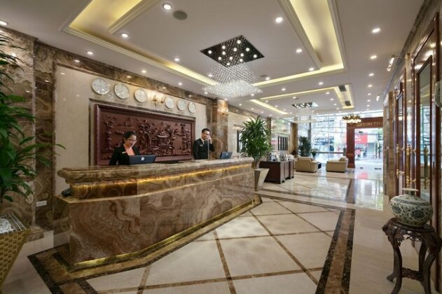 The Light Hotel - Photo4