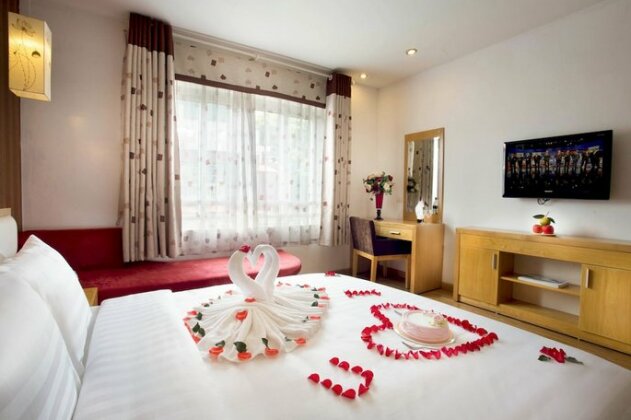 Tu Linh Palace Hotel - Photo2
