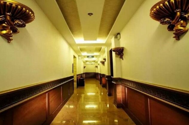 A and EM Corp - Le Prince Hotel - Photo4