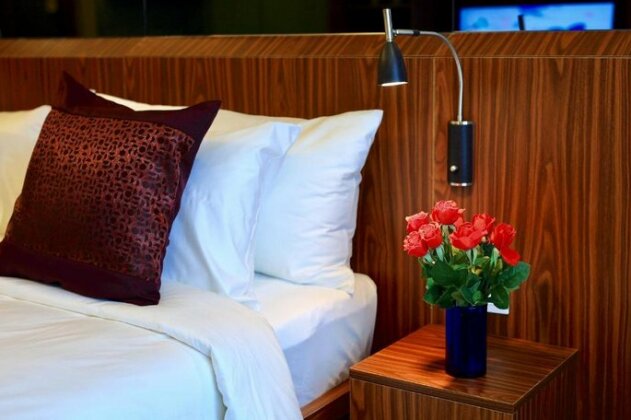 Aurora Saigon Pearl Serviced Apartment - Photo4