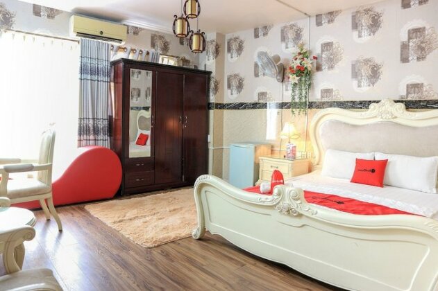 RedDoorz @ Cong Hoa Street - Photo2