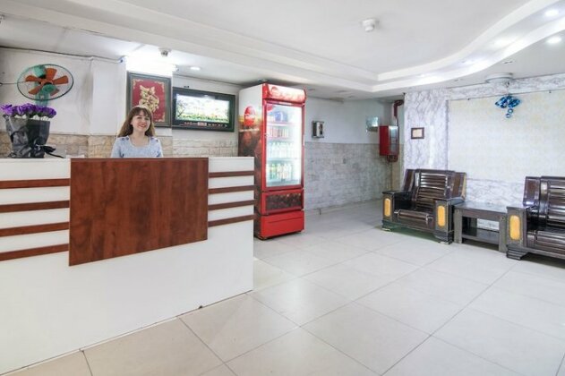 RedDoorz @ Cong Hoa Street - Photo3