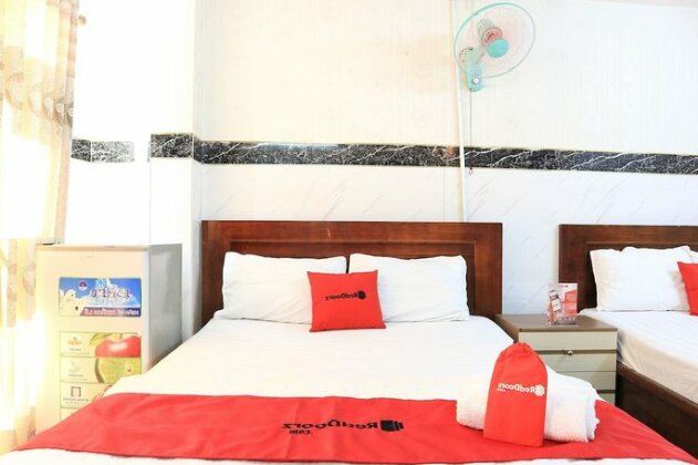 RedDoorz @ Cong Hoa Street - Photo5