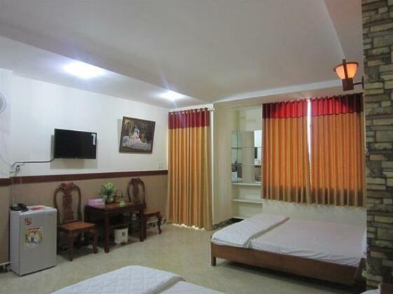 Reddoorz Plus near Binh Tay Market - Photo4