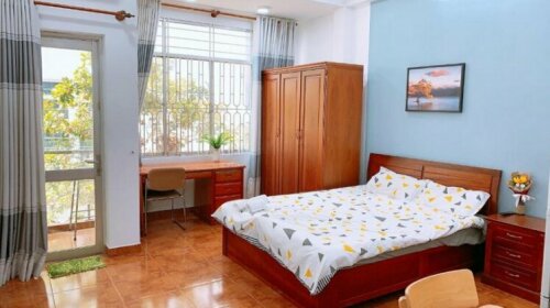Rooms With Furnished And Fully Natural Light In D1