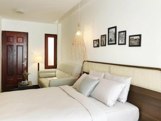 Shades 9- Cochinchine_Local Elegant 5BR home-5m to BenThanh Mkt - Photo5