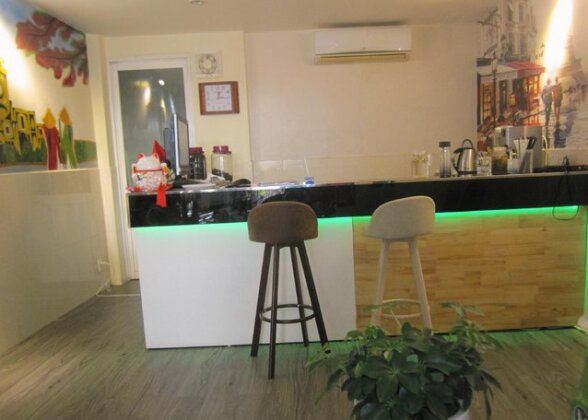 The Lily Hostel & Coffee - Photo3